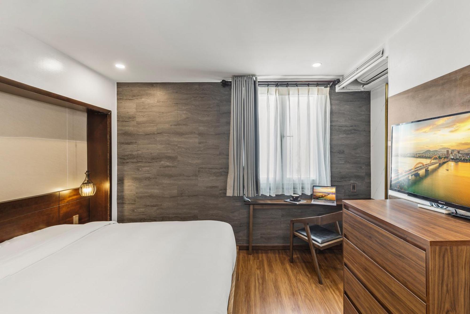 Tokyo Boutique Front Beach Hotel Дананг Екстериор снимка